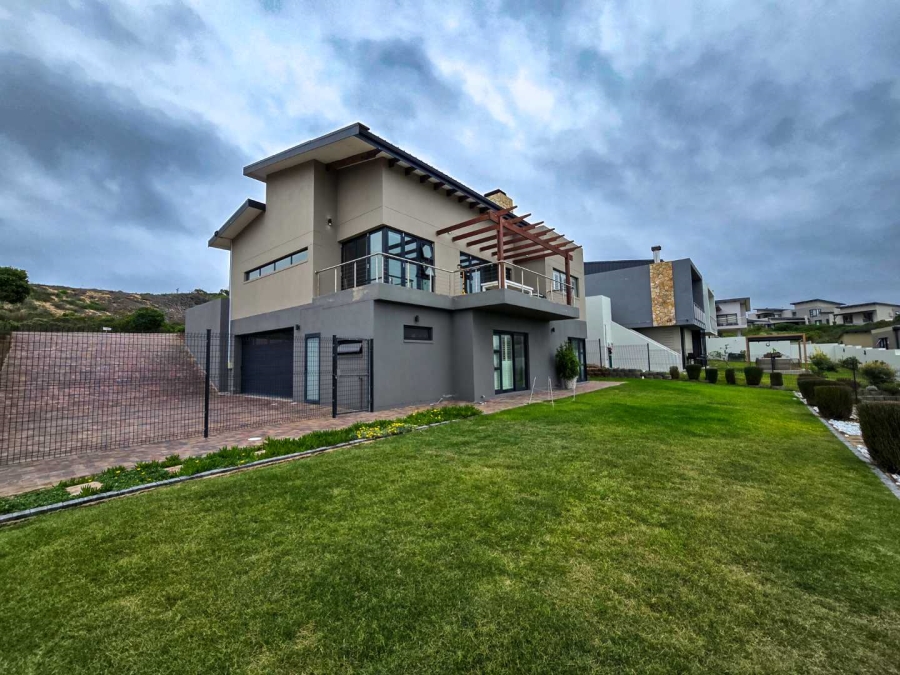 5 Bedroom Property for Sale in Stilbaai Oos Western Cape